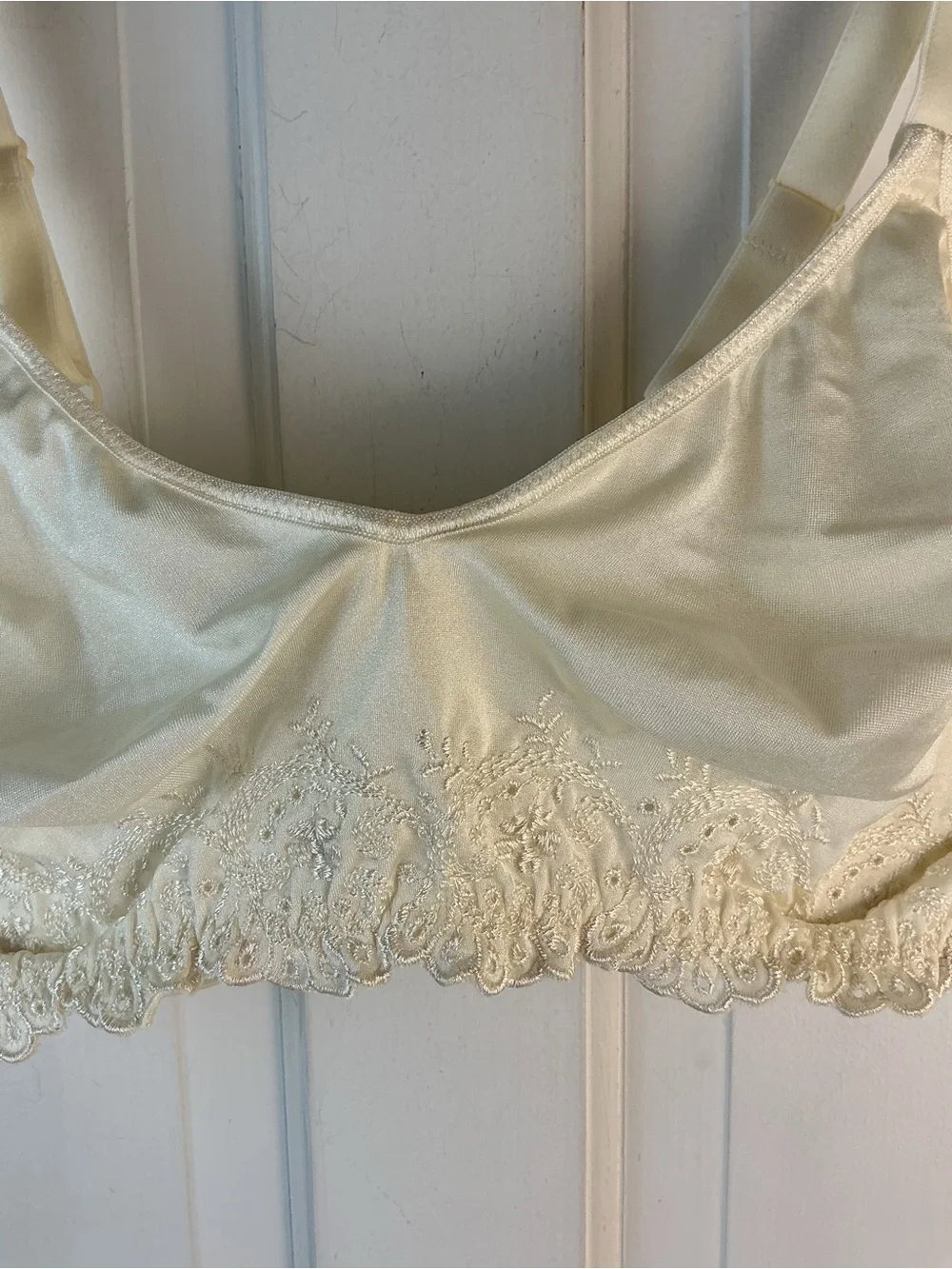 Vintage Olga Second Skin Satin Bra 38DD 33042 Unlined Underwire Lace